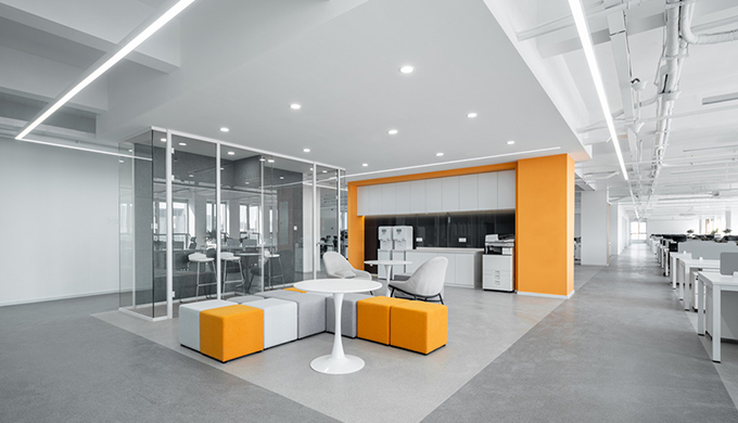 上海辦公室裝修選擇實木辦公家具的優(yōu)點