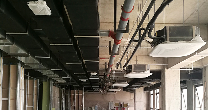 寶山卓越時代廣場創(chuàng)衣客辦公室現(xiàn)場施工工地