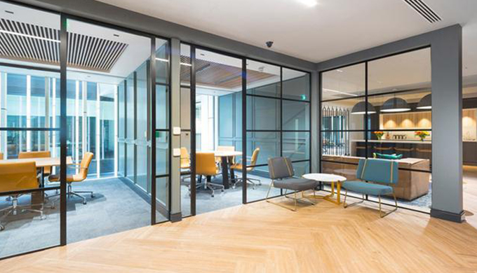 上海市中心五千平方米辦公室裝修公司如何選擇？