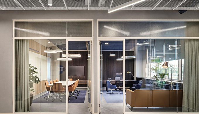 上海辦公室裝修的傳統(tǒng)照明燈與LED燈的對比與選擇